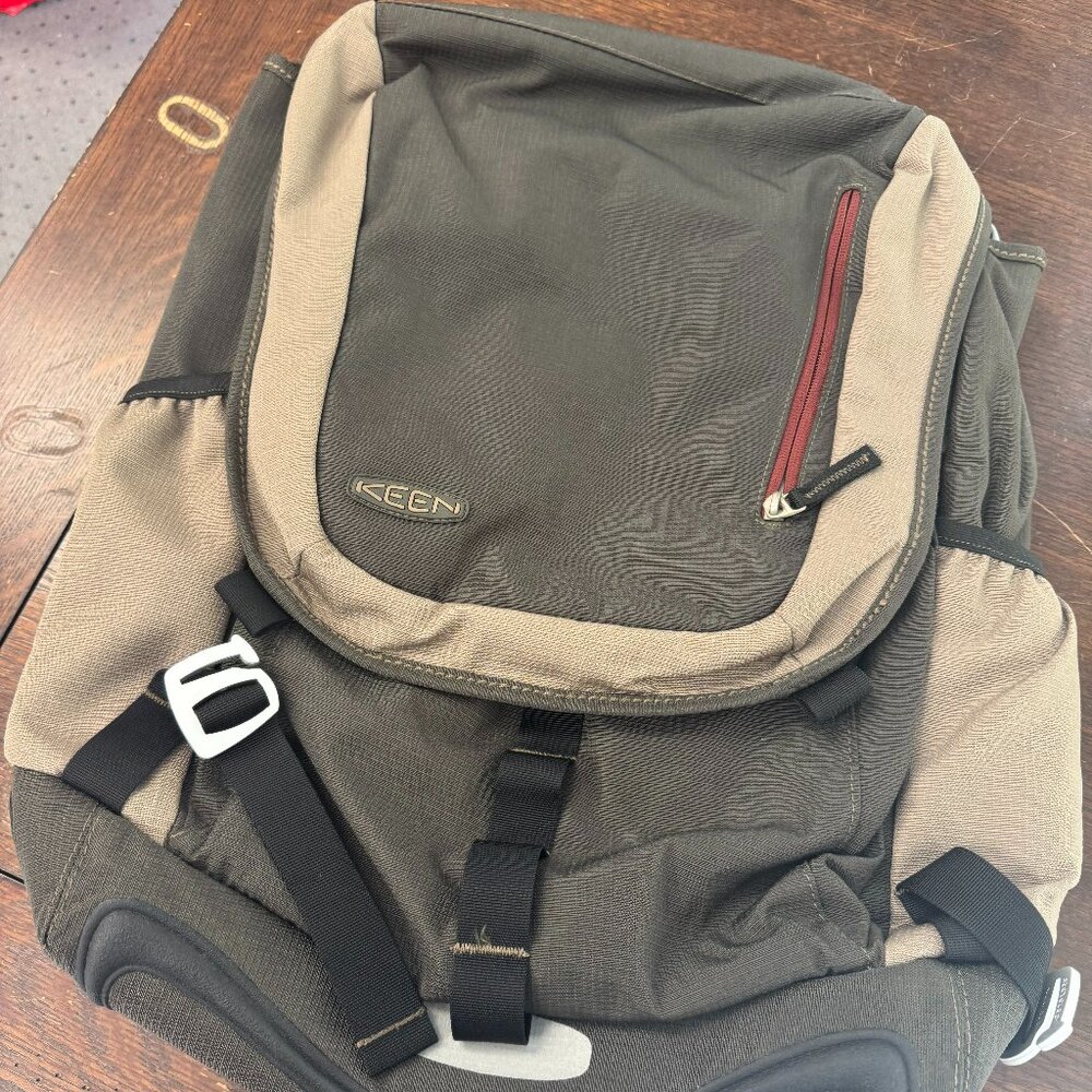 Keen Backpack ( never used)